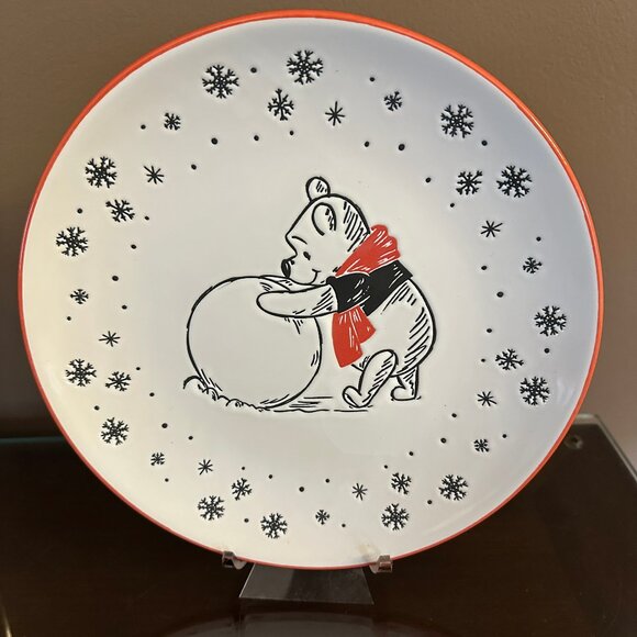 DISNEY Winnie the Pooh & Friends Snowball Christmas Sculpted Dessert Plate 8" - Picture 1 of 3